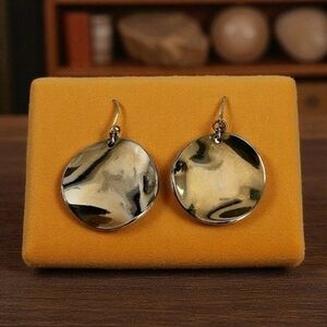 Hammered Gold Tone Disc Dangle Earrings Vintage Style Fashion Jewelry